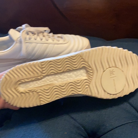 Adidas AW BBALL SOCCER designed by Alexander Wang - Picture 4 of 5